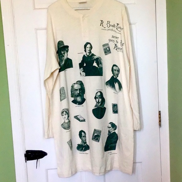 Book Lover sleepshirt - Picture 2 of 8